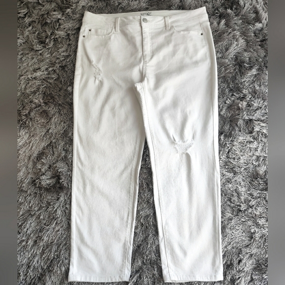 Women's White Distressed Jeans - Picture 1 of 7